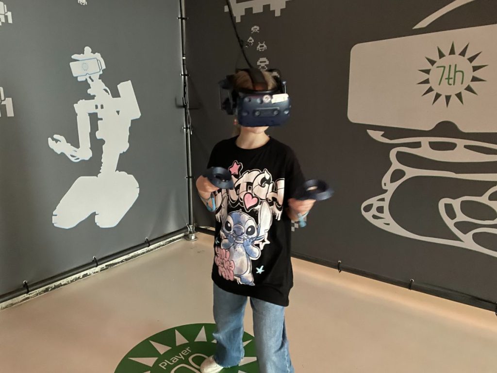 gamen met VR bril 7th space