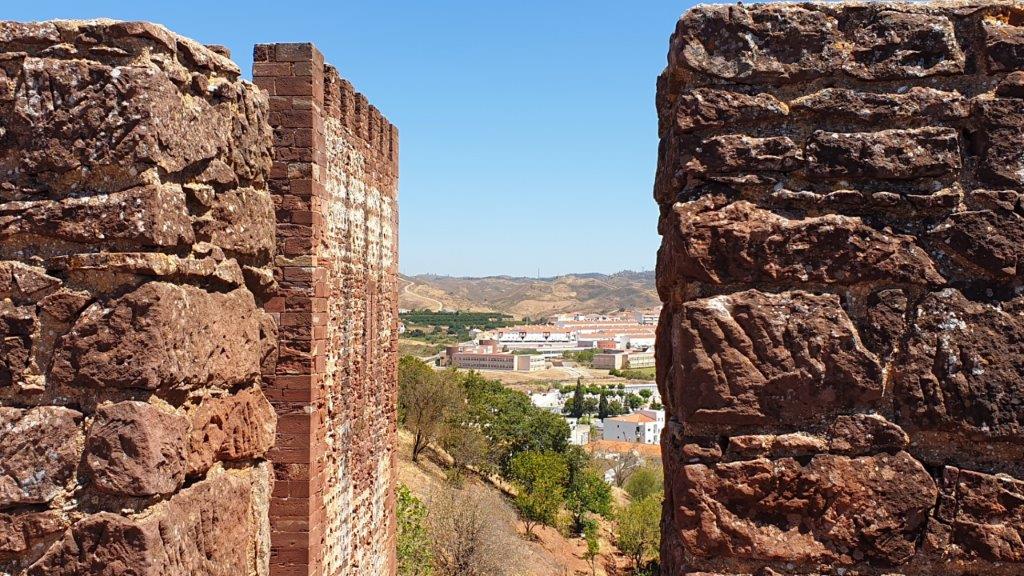 kasteel van silves kasteelmuur kantelen kanteel